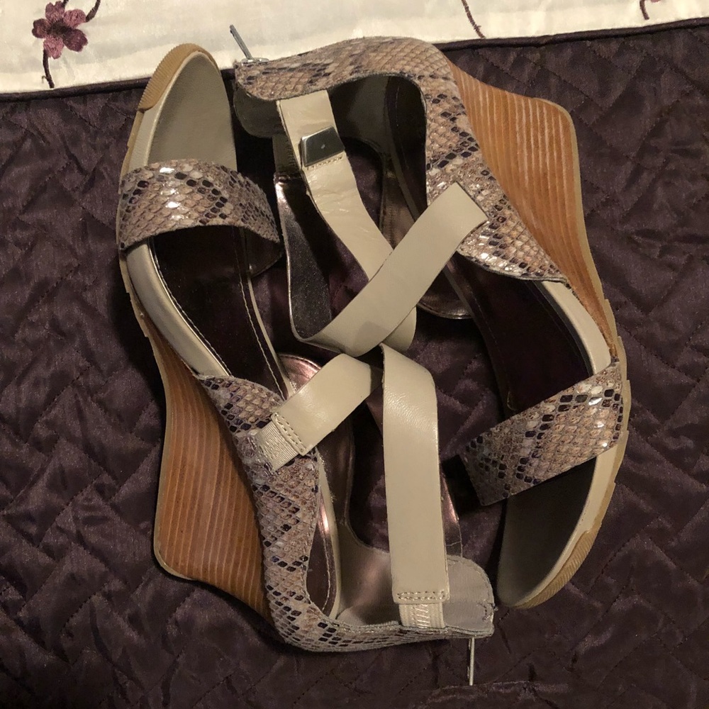 Shoes - Picture 2 of 4
